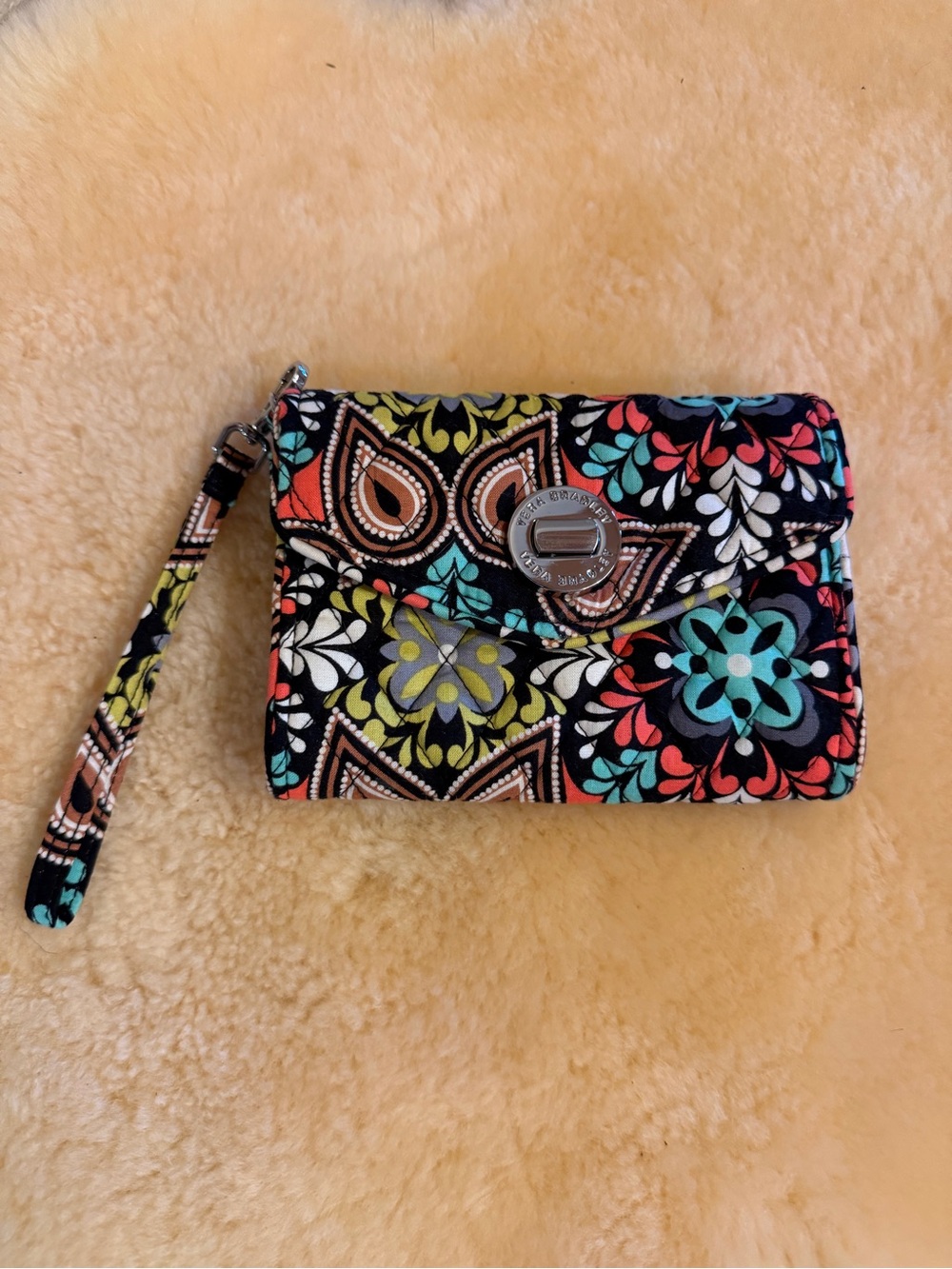 Vera Bradley Sierra Turnlock Wallet Wristlet NWOT